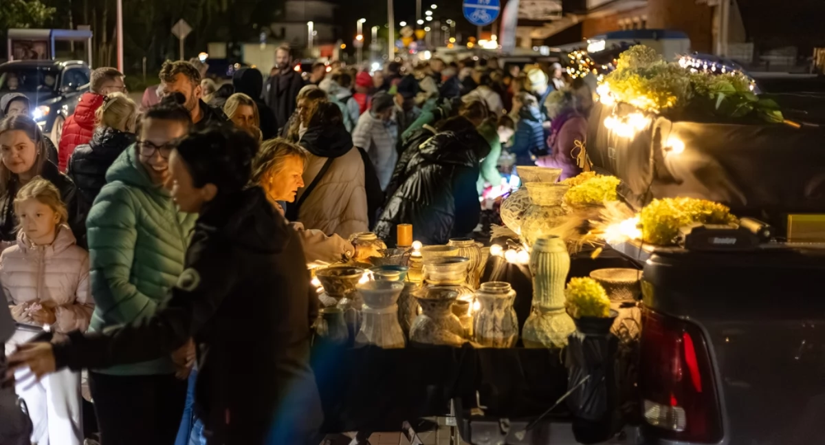 Zakupy, dynie i gorąca herbata. Udany debiut Night Marketu (foto i wideo)