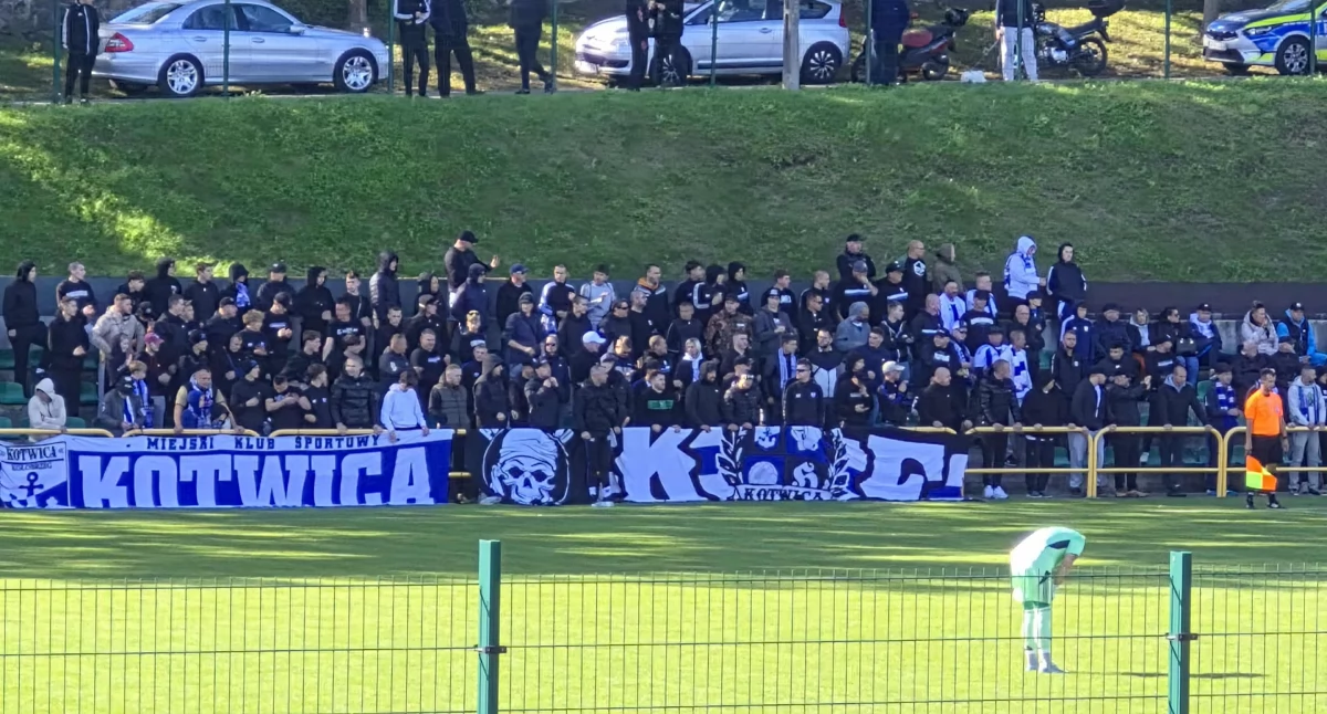 Kotwica zagra w Stuchowie. Kibice organizują darmowy autokar