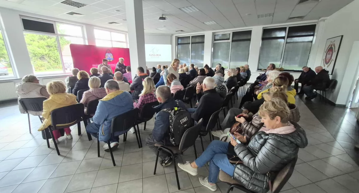Strażacy z Kołobrzegu rozdawali czujniki czadu i pokazywali, jak ratować życie