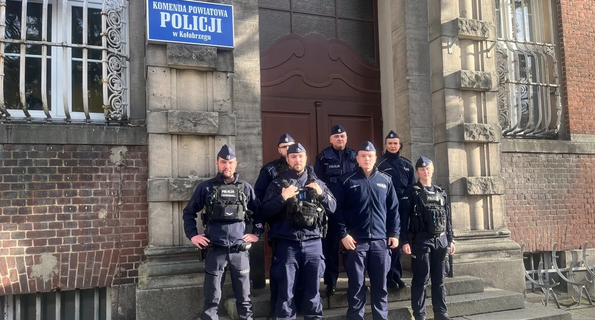 Dodatkowe patrole na ulicach Kołobrzegu. Nowi policjanci rozpoczęli praktyki