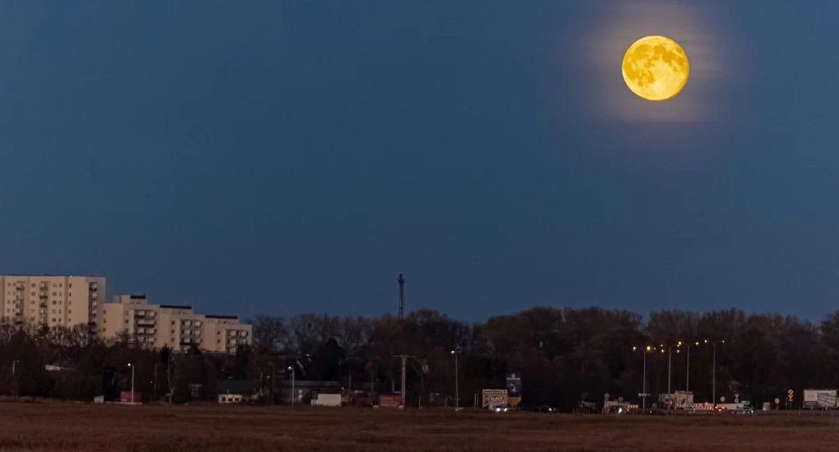 Superpełnia Księżyca nad Kołobrzegiem. Bobrzy Księżyc zachwycił 
