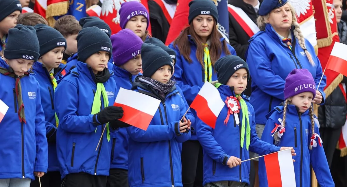 Kołobrzeg świętował 107. rocznicę odzyskania niepodległości. Tłumy mieszkańców na uroczystościach