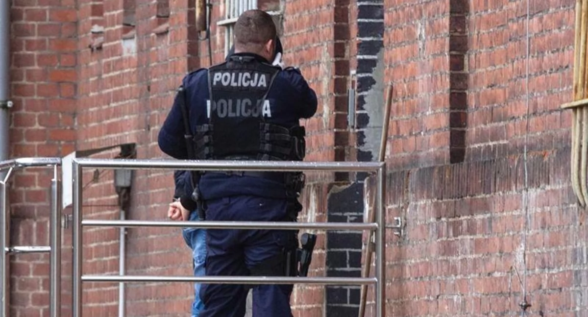 Dwie kobiety i dwóch poszukiwanych mężczyzn zatrzmanych przez policję
