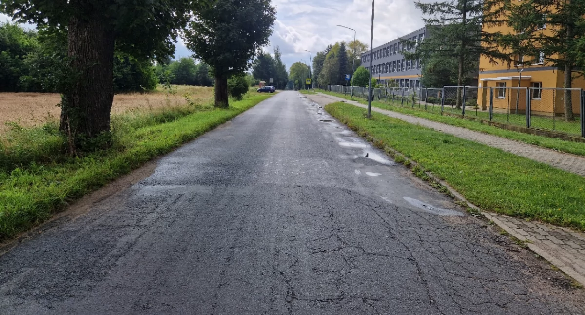 Nowa jezdnia, ścieżka rowerowa i zatoki. Droga w Gościnie przejdzie gruntowną modernizację