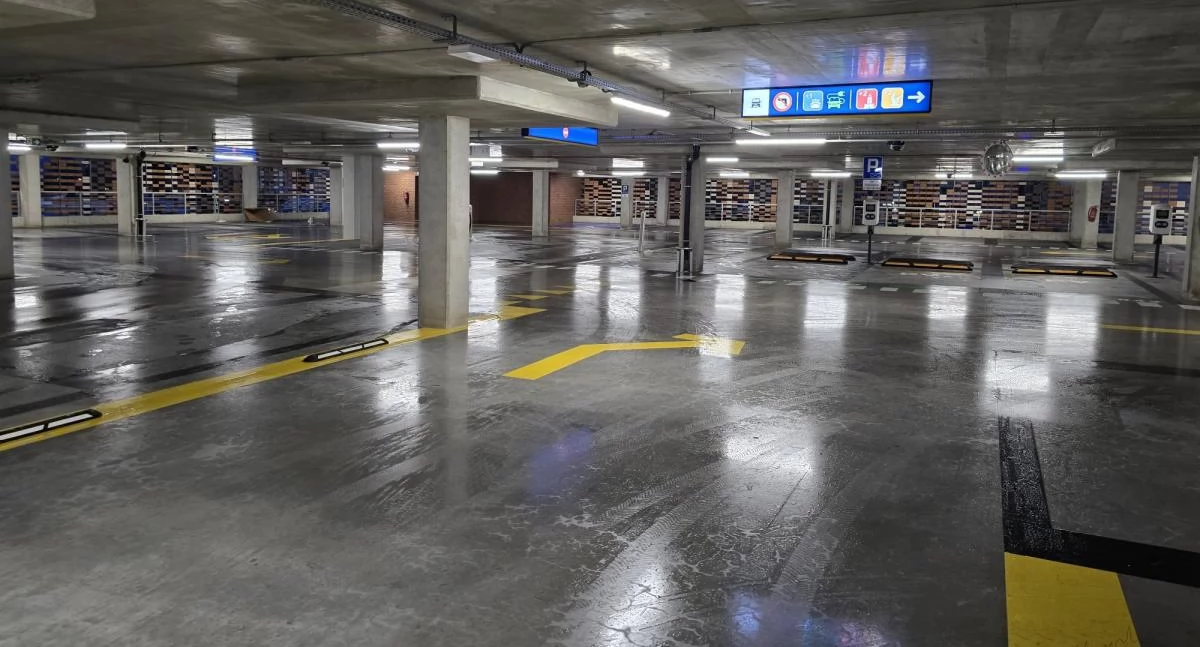 Nowy parking wielopoziomowy w porcie już otwarty. Ceny i udogodnienia