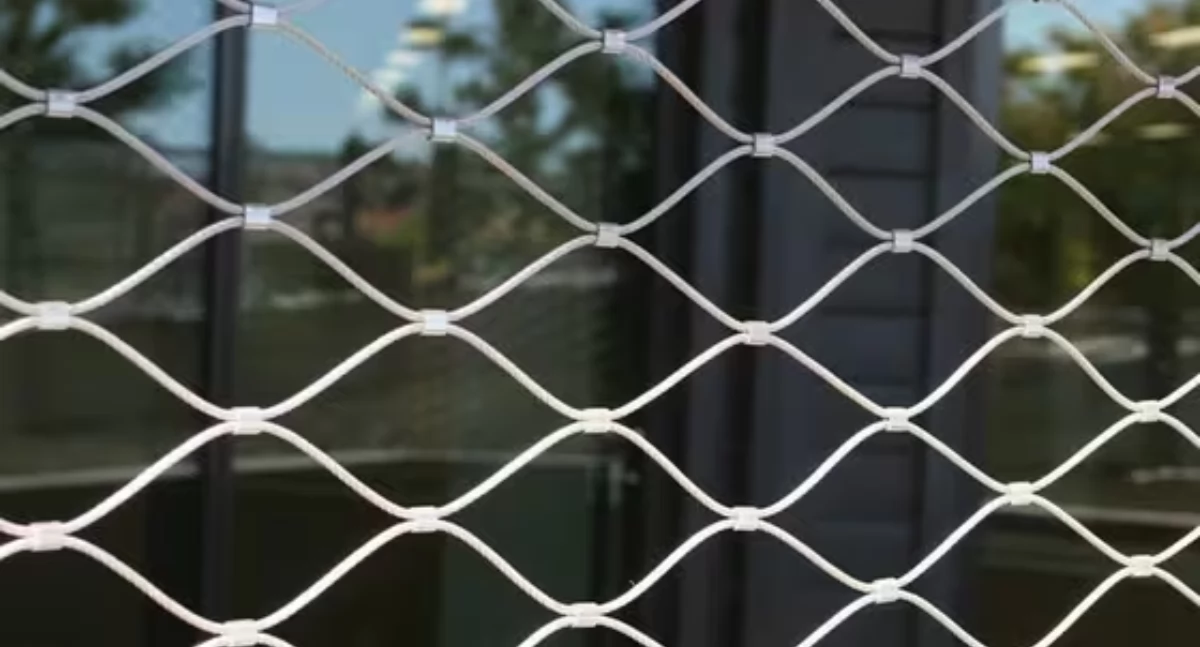 Siatki ze stali nierdzewnej – nowoczesne rozwiązania od producenta z Łodzi