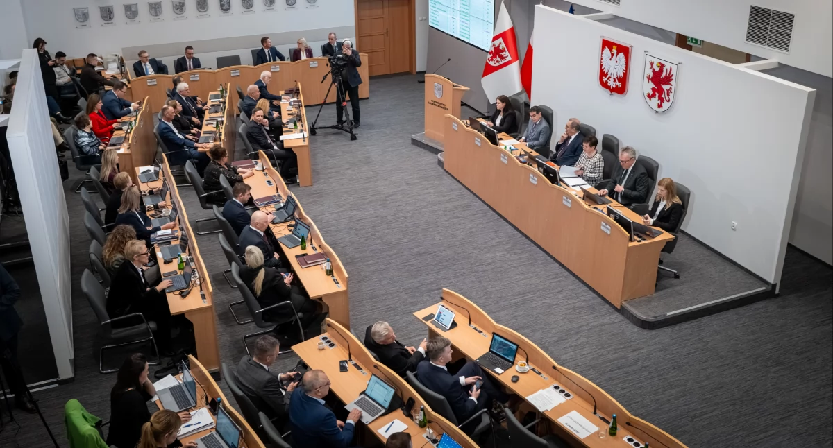Budżet województwa uchwalony. Transport i drogi pochłoną ponad połowę wydatków