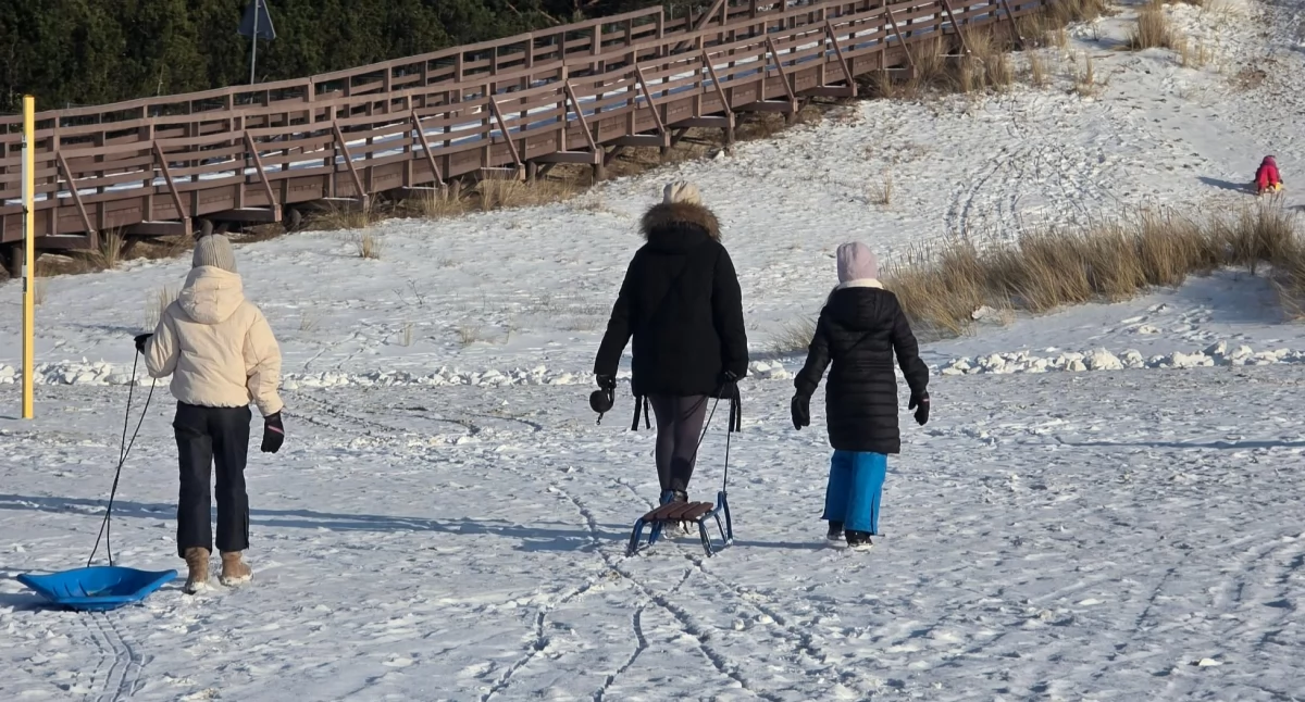 Długa przerwa za przerwą. Uczniowie ledwo wrócą do szkół, a już przed nimi ferie