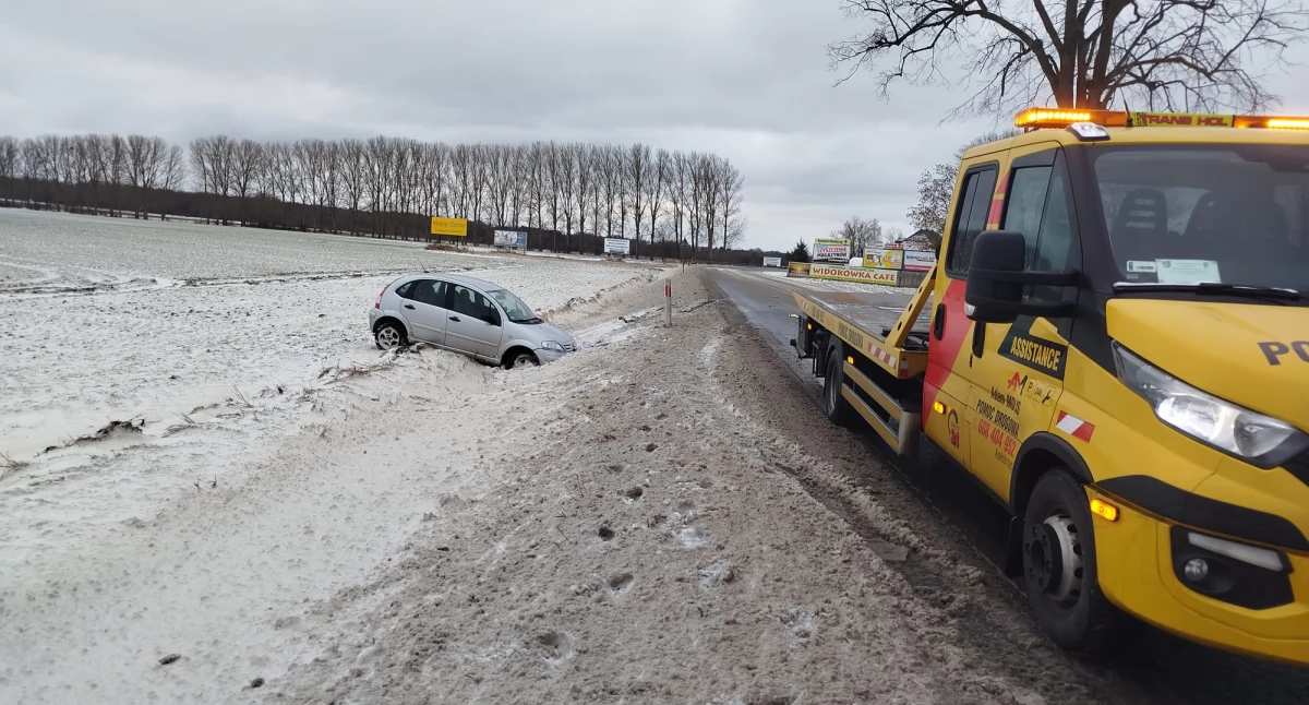 Straciła panowanie nad pojazdem I wjechała do rowu