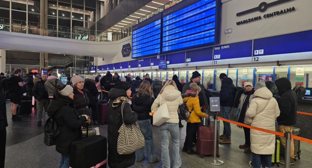 Pociągi dalekobieżne odwołane. Ruch na wielu trasach jest wstrzymany