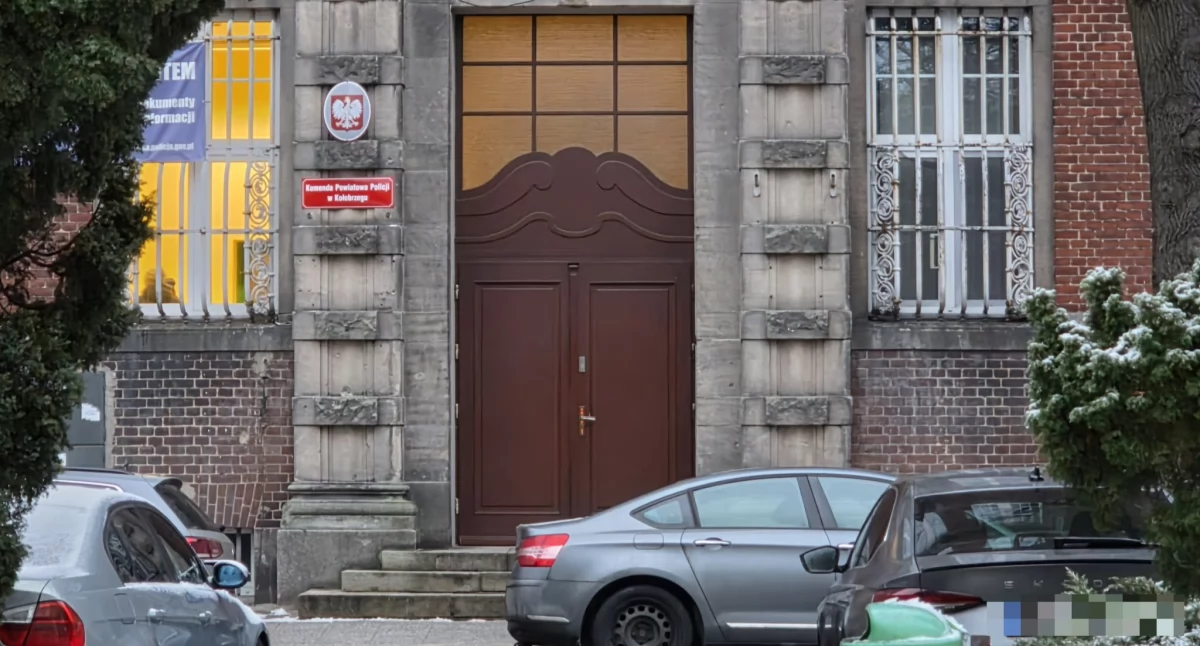 Pijany rodzic wszczął awanturę w szkole. Został zatrzymany przez policję