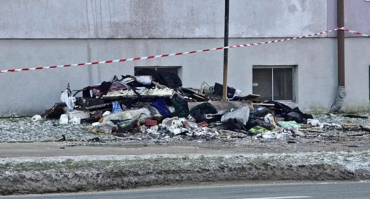Nocny pożar mieszkania. Jedna osoba wymagała pomocy