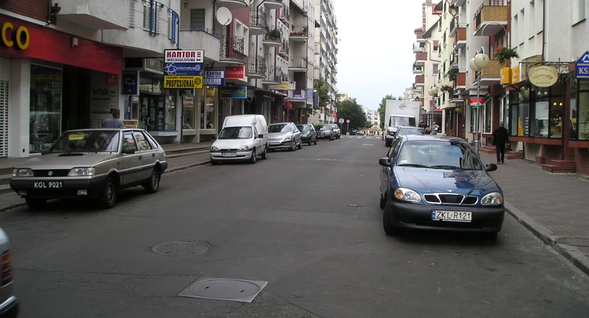 Kołobrzeskie ulice sprzed 20 lat?. Poznajesz je? [quiz]