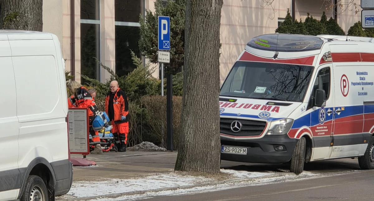 Interwencja w uzdrowisku. 13-latek trafił do szpitala po podtopieniu