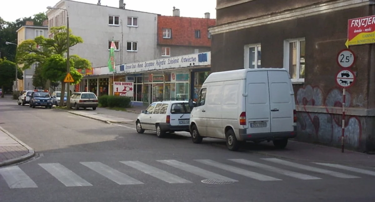 Ulice Kołobrzegu 20 lat temu. Tak wyglądało nasze miasto [foto]