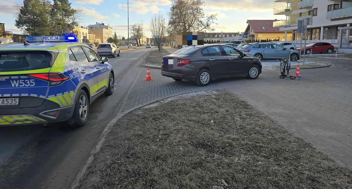 Skręcał na osiedle i potrącił cyklistę. 30-latek trafił do szpitala