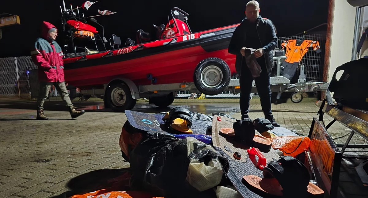 Kitesurferów trochę poniosło. Pomógł im SAR