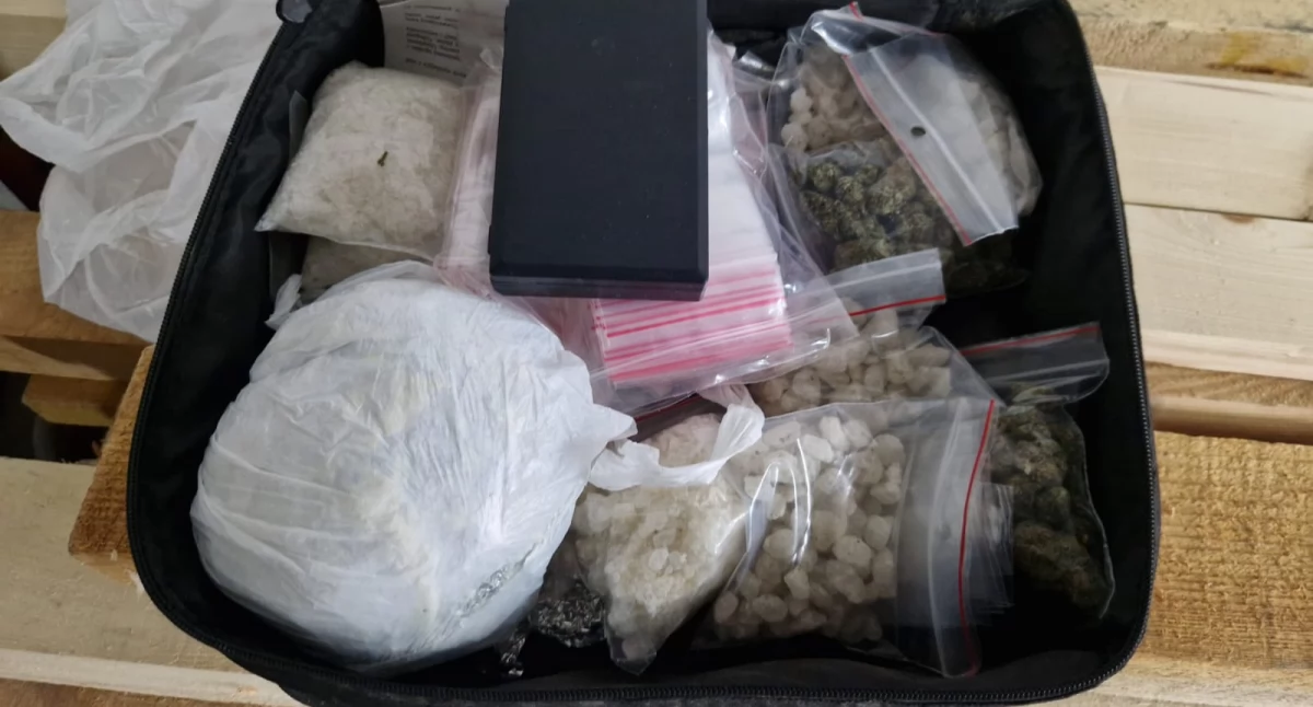 Policja przejęła ponad kilogram narkotyków. 50-latek aresztowany