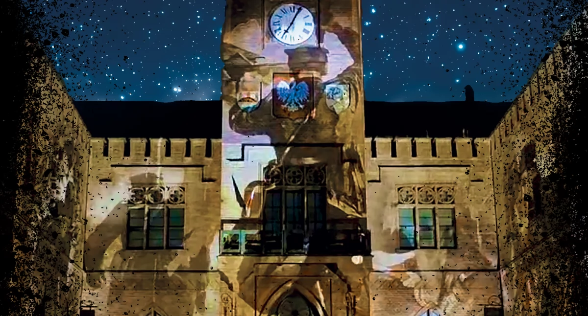 Bój o Kołobrzeg  - historyczny mapping na fasadzie ratusza