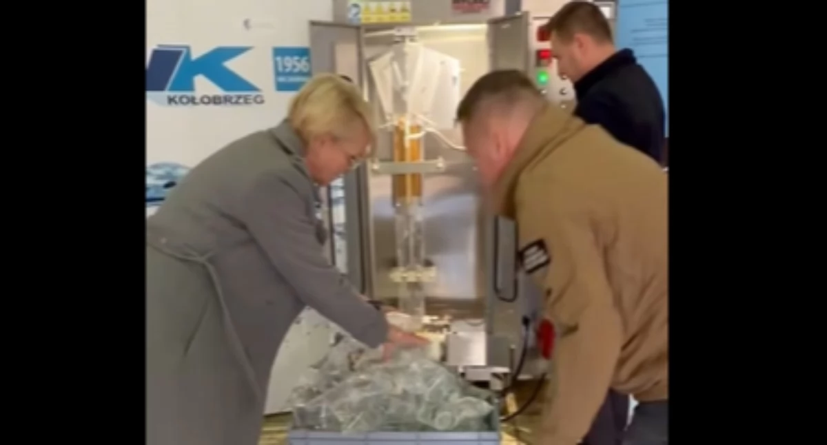 W razie awarii lub wojny. Tak miasto będzie rozdawać wodę mieszkańcom (wideo)