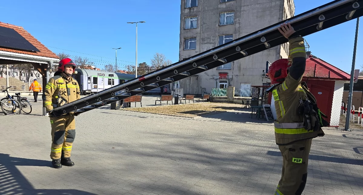 Silniejszy wiatr w Kołobrzegu. Pierwsze interwencje strażaków