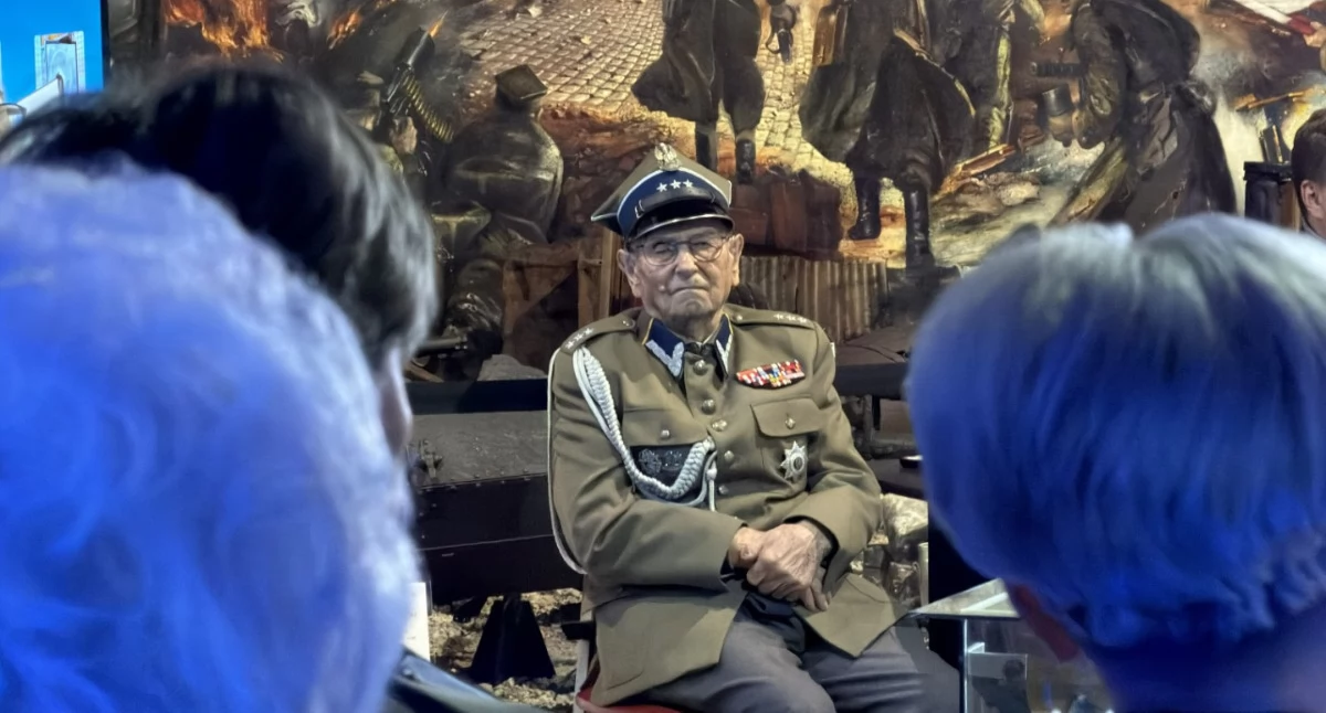 Wzruszające spotkanie w muzeum. Kombatanci podzielili się swoimi wspomnieniami