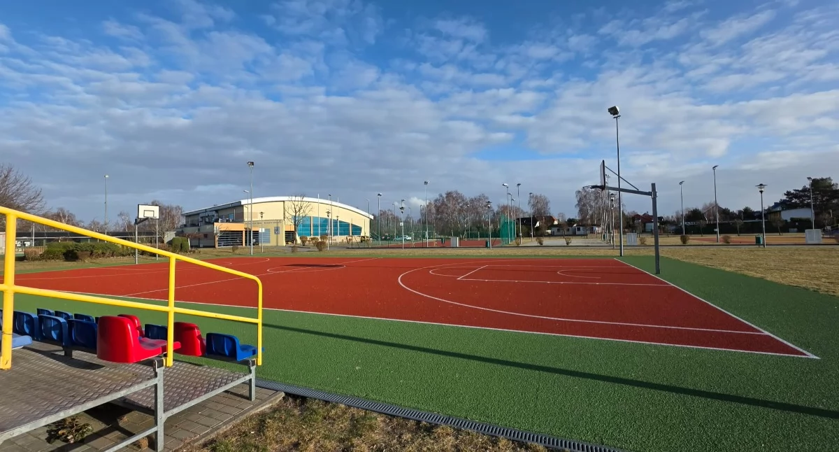 Duże zmiany na sportowej mapie powiatu. Nowe boisko w Dźwirzynie, remonty w Dygowie i Wrzosowie
