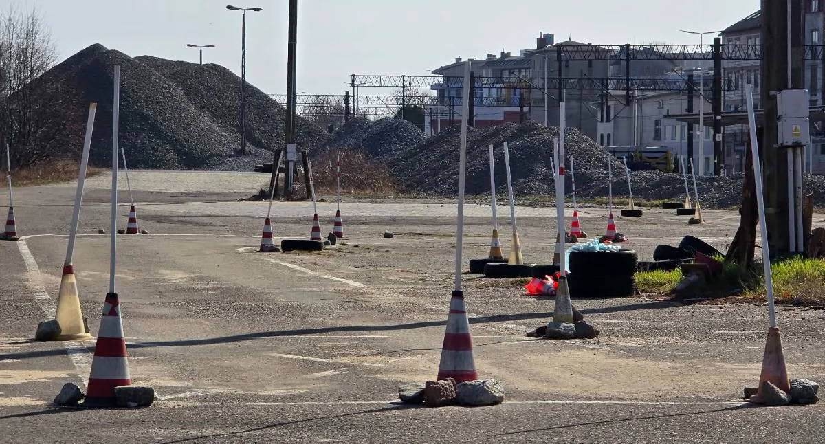 Teoria idzie nieźle, praktyka już gorzej. Zdaje tylko co czwarty