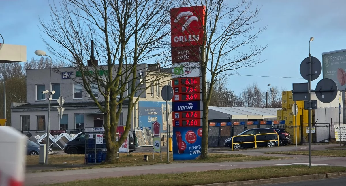 Nowe ceny paliw już obowiązują. Wzmożony ruch na stacjach
