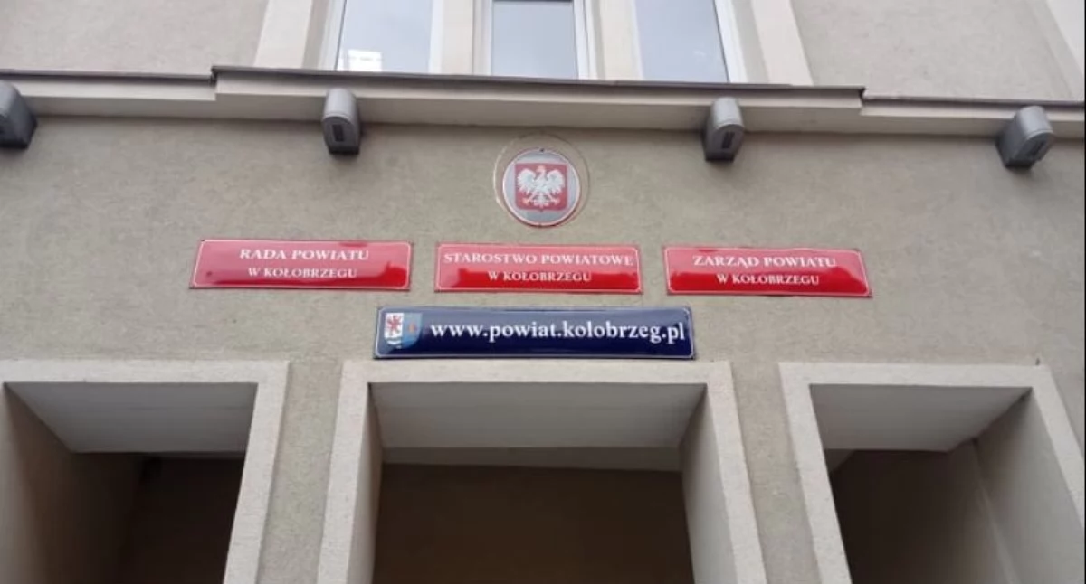 Starostwo otwarte krócej przed świętami. Do której godziny można załatwić sprawy?