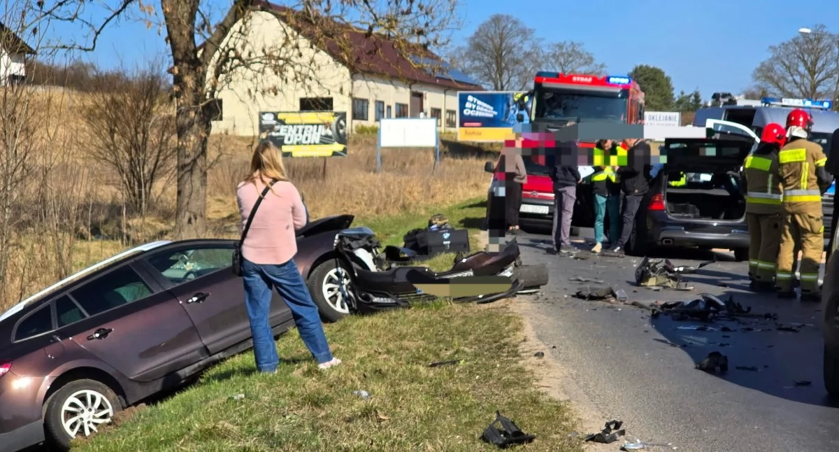 Wypadek na wyjeździe z miasta. Droga jest zablokowana
