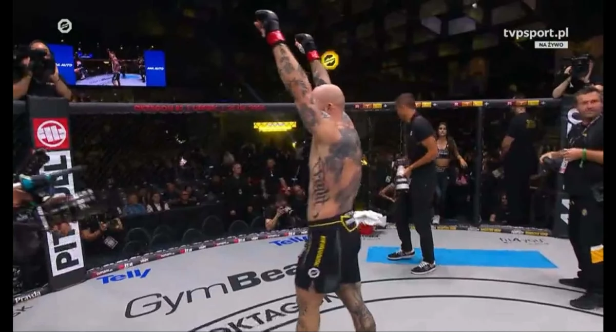 Wymarzony debiut. Natan Niewiadomski triumfuje w Oktagon MMA