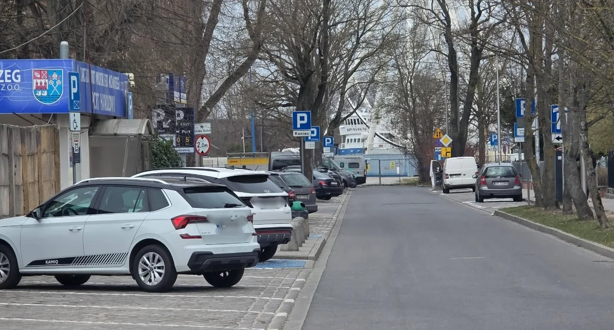 Z Portowej znikną miejsca parkingowe i betonowy mur. Ulica zmieni się nie do poznania