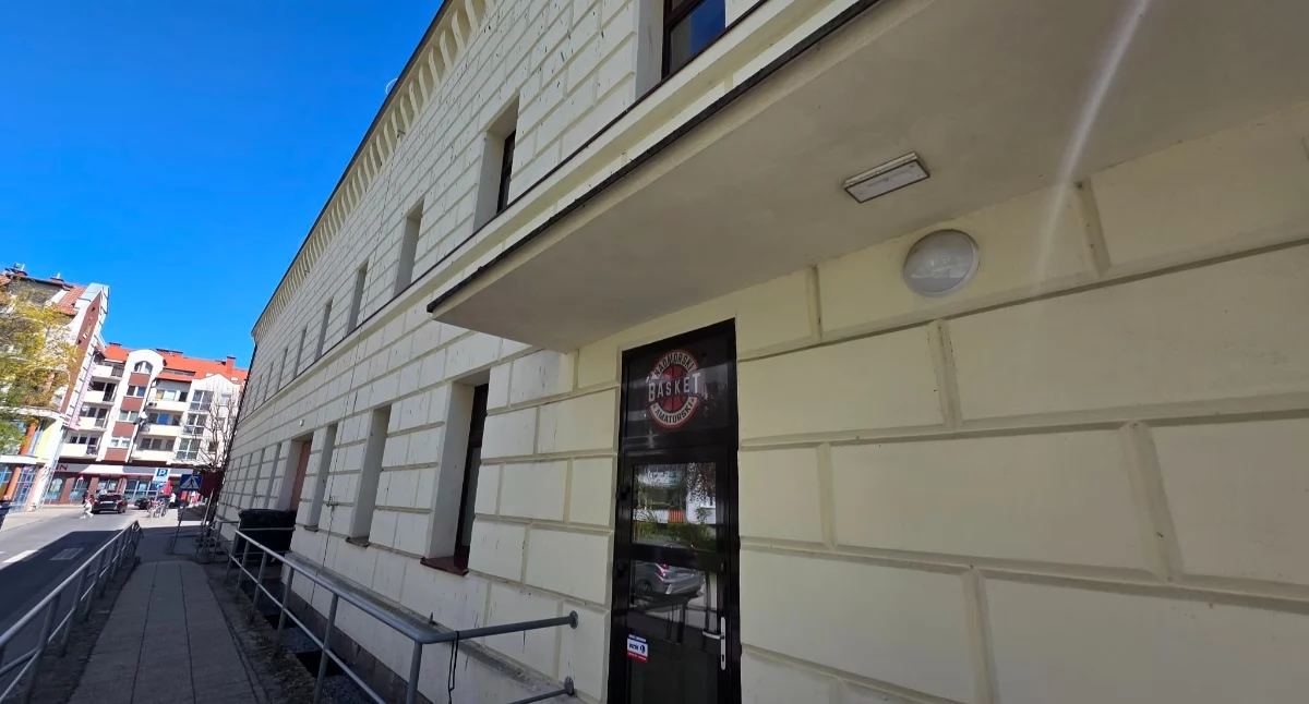Sala przy ul. Wąskiej z imieniem Romana Kałahurskiego