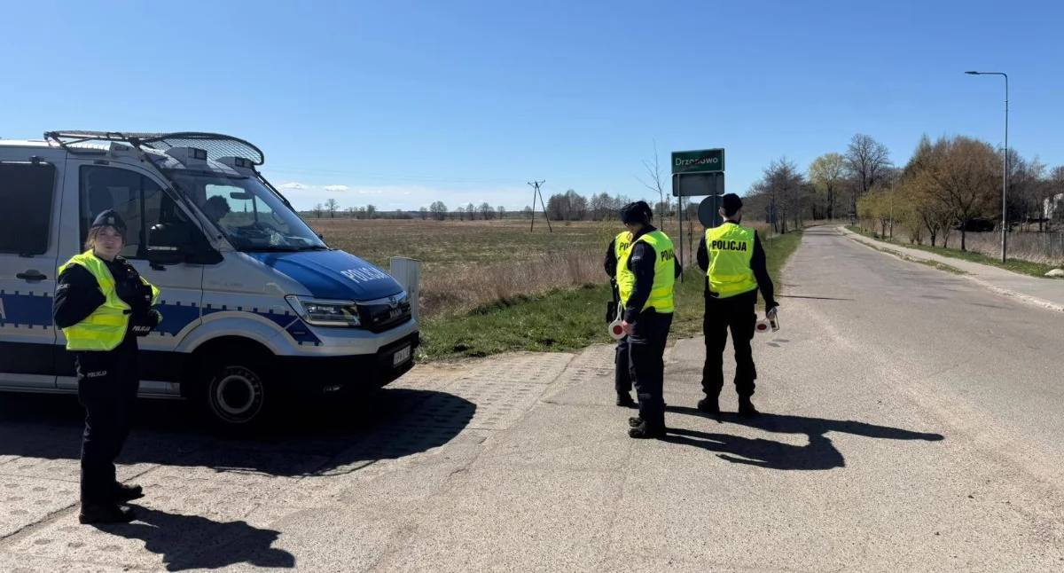 Sprawdzano osoby i pojazdy. Cykliczna akcja policji