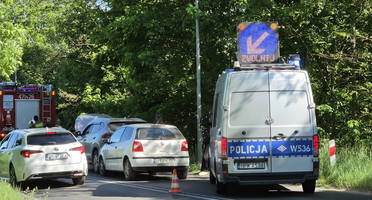 Zderzenie dwóch aut pod Kołobrzegiem. Korki w kierunku S6