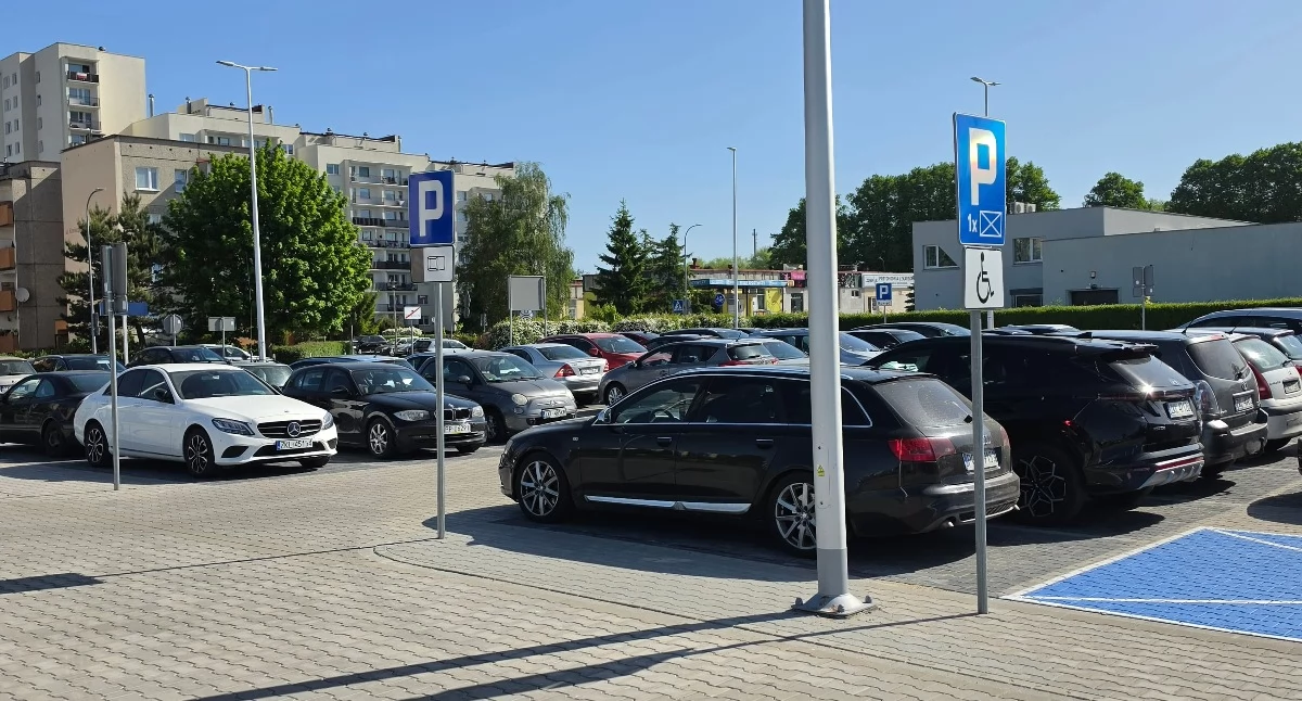 Wygodniej z auta do pociągu. Nowy bezpłatny parking już działa