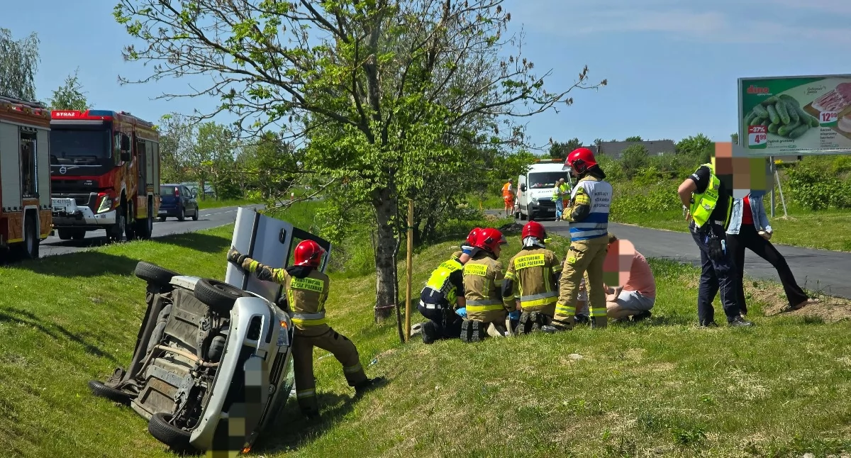 Zderzenie dwóch samochodów pod Kołobrzegiem. Są utrudnienia (foto)