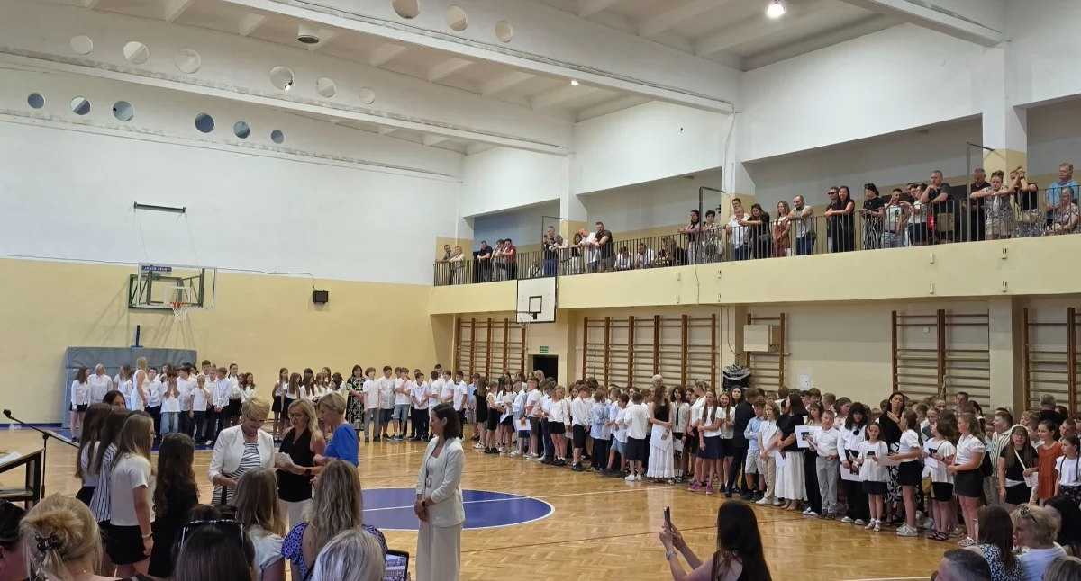 Rok szkolny zakończony. Wakacje rozpoczęło ponad 6 tysięcy uczniów