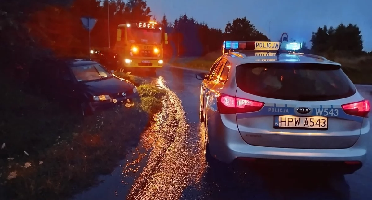 70-latek wjechał Volkswagenem do rowu. Miał niespełna dwa promile