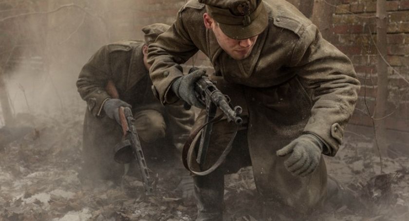 NIESAMOWITA SESJA NA ROCZNICĘ WALK O KOŁOBRZEG - ZOBACZ ZDJĘCIA