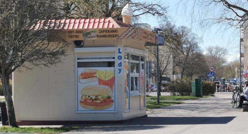 Warszawscy studenci piszą o kultowych zapiekankach z Kołobrzegu. To pomoc dla „dziadków biznesu”
