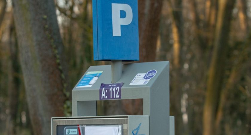 Komunikat Urzędu Miasta. Zmiana konta przy opłacie dodatkowej za strefy płatnego parkowania