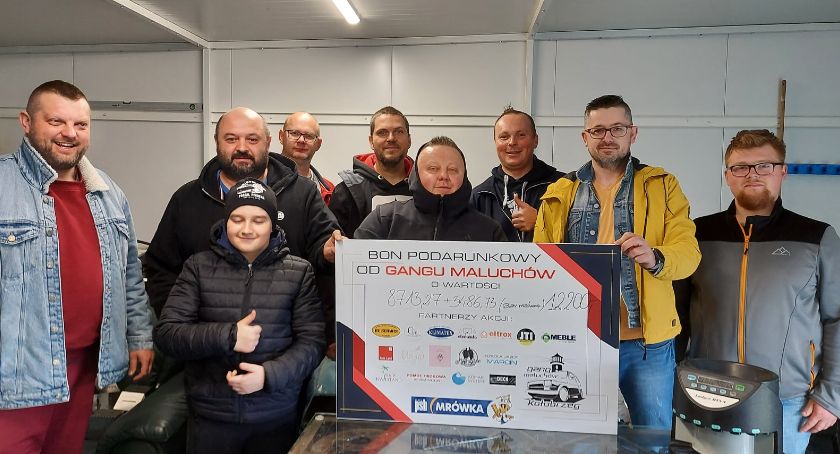 Zebrali ponad 12 tysięcy złotych dla pogorzelców z Drzonowa