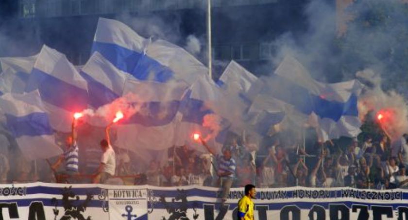 Pamiętasz stary stadion Kotwicy? Zobacz zdjęcia opraw kibiców (foto)