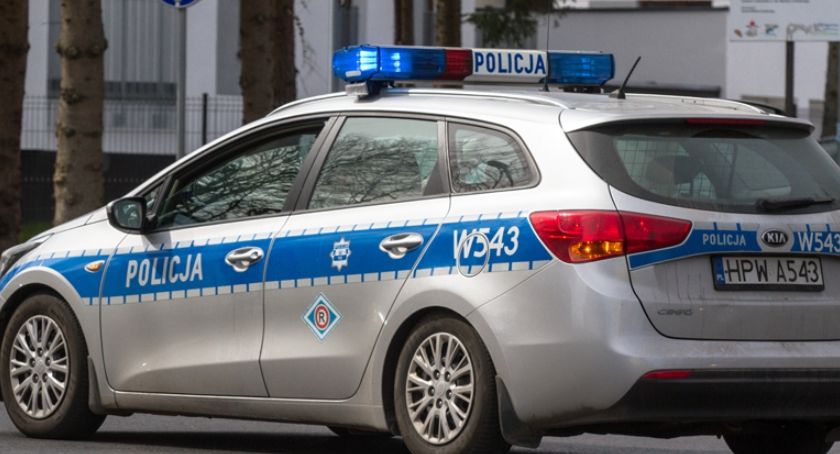 O prawie 50km/h za dużo w terenie zabudowanym. Nie miał prawa jazdy