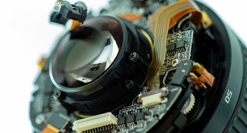 Kamery monitoringu CCTV. Które technologie i funkcje będą najbardziej użyteczne?