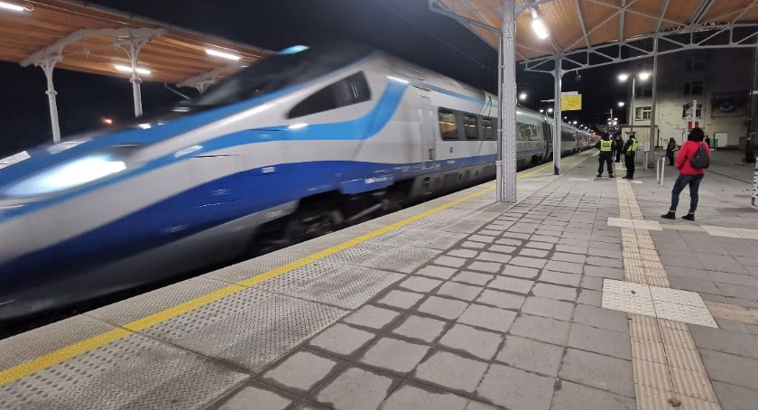 Zmiana rozkładu jazdy pociągów. Będzie dodatkowy kurs pendolino