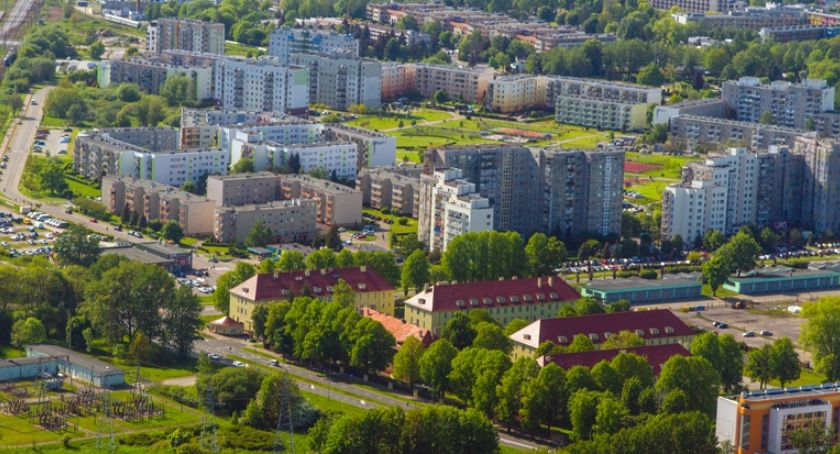 Duży wzrost interwencji domowych w 2020 roku. Powód? Lockdown i alkohol