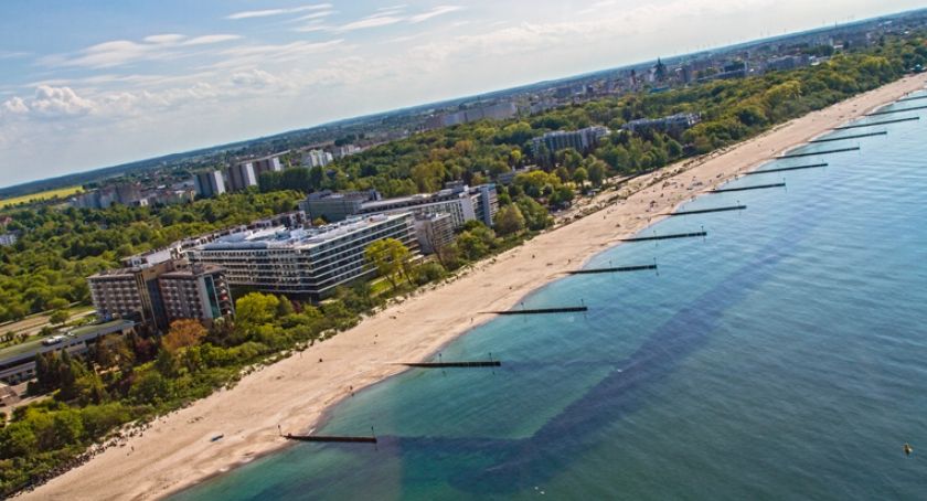 Praca w Kołobrzegu. Sprzątanie plaży